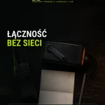 Okładka poradnika: radio analogowe, gwizdek, lustro sygnałowe, latarka i klucz telegraficzny